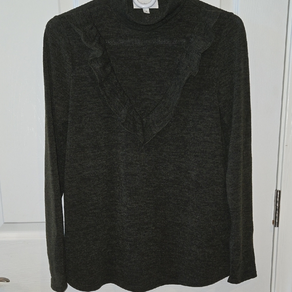 OLIVE Ruffle TOP